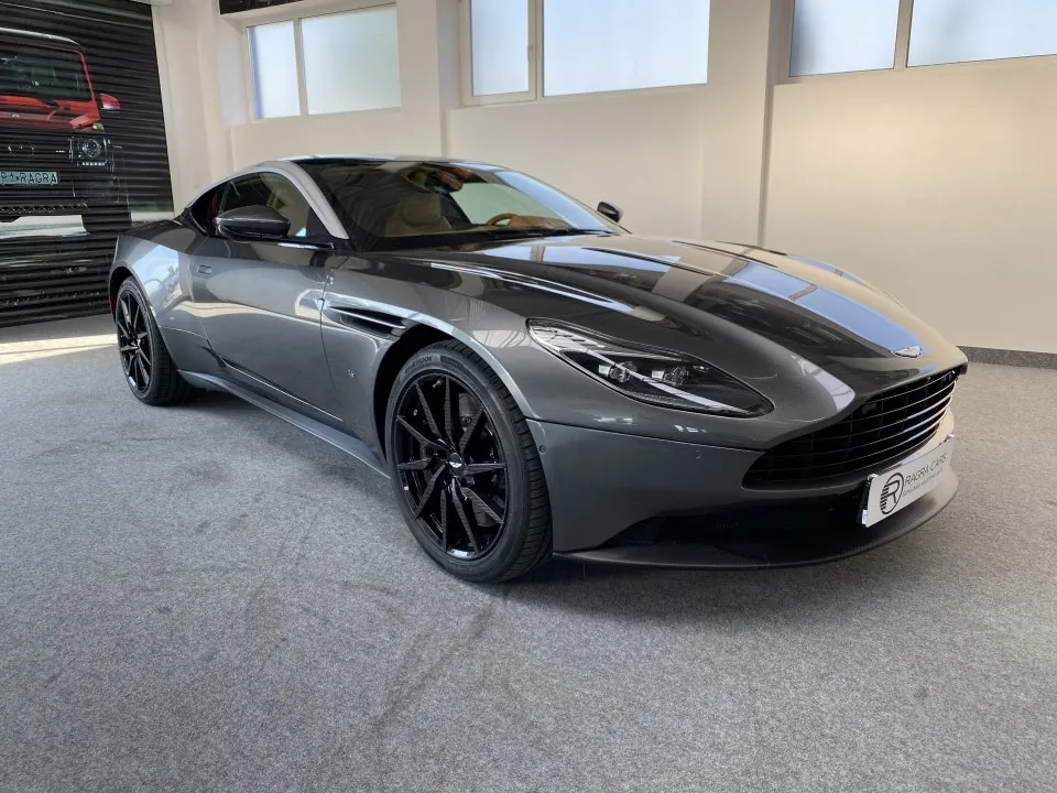 Aston Martin DB11 V12 2017 - zdjęcie 1 z 24