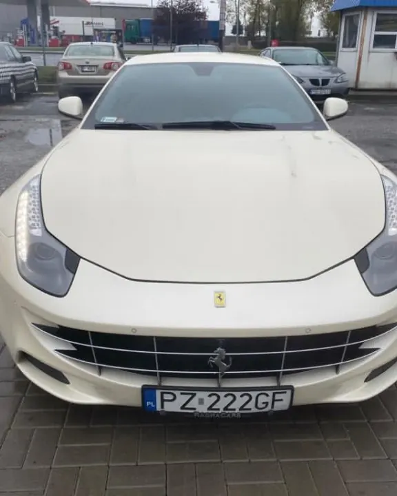 Ferrari FF: Przed zmianą koloru