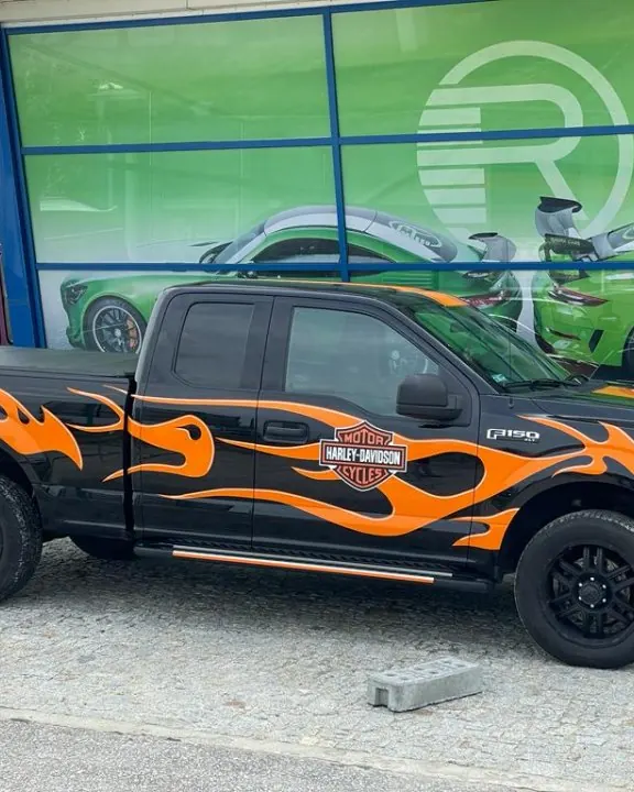 Ford F-150: Grafika płomieni